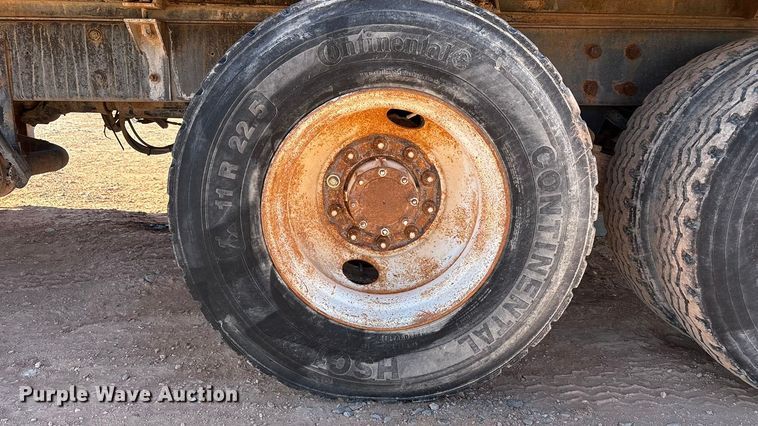 image for item EF6244 2002 Mack RD water truck