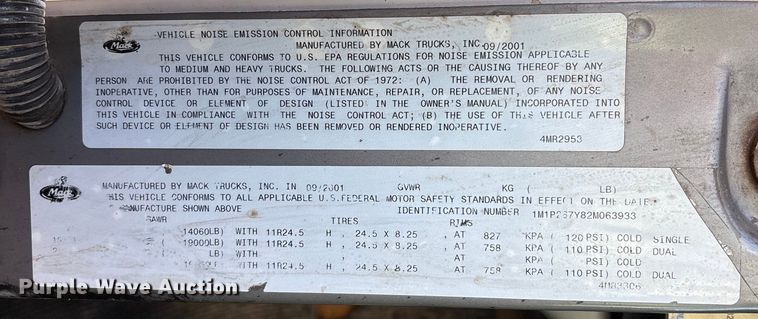 image for item EF6244 2002 Mack RD water truck