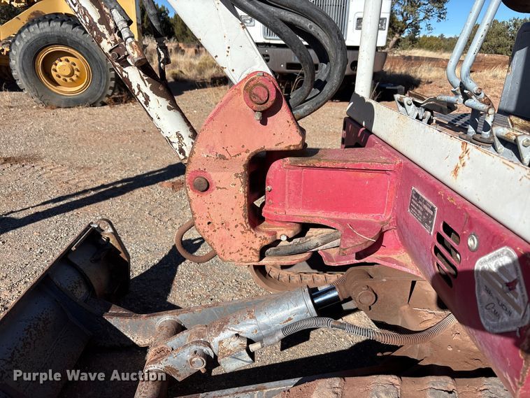 image for item EF6246 2006 Takeuchi TB016 mini excavator