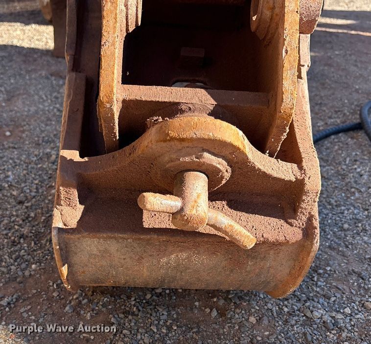 image for item EF6246 2006 Takeuchi TB016 mini excavator