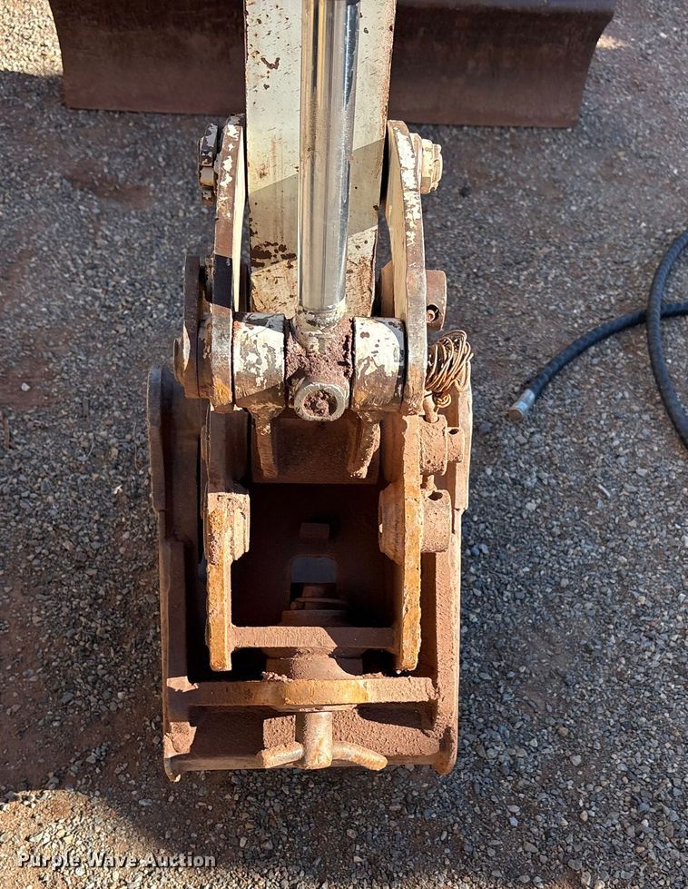 image for item EF6246 2006 Takeuchi TB016 mini excavator