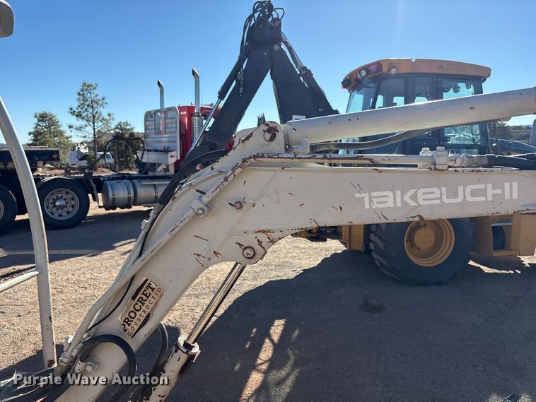 image for item EF6246 2006 Takeuchi TB016 mini excavator