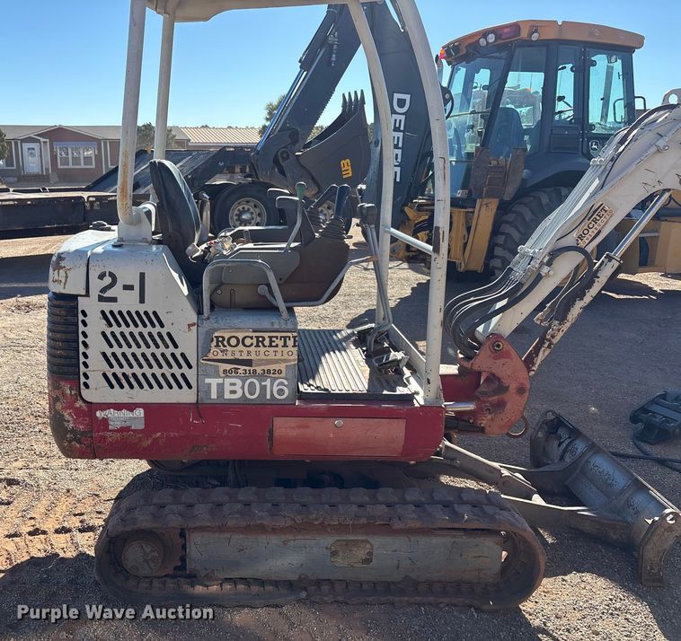 image for item EF6246 2006 Takeuchi TB016 mini excavator