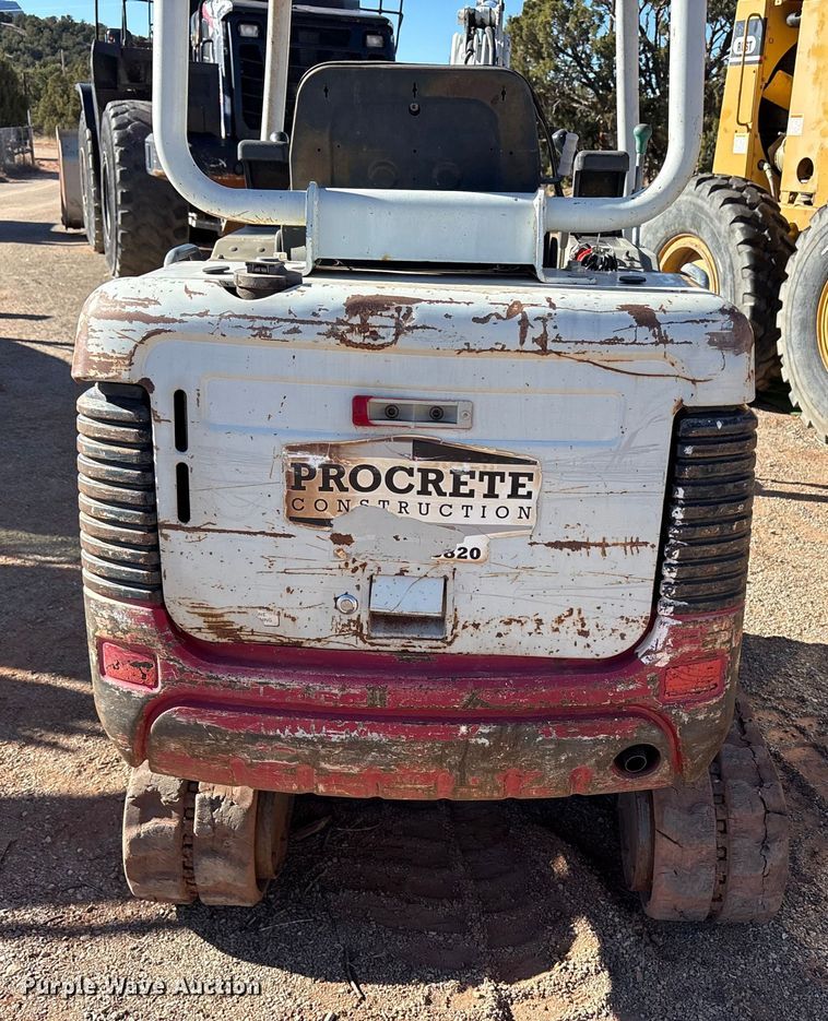 image for item EF6246 2006 Takeuchi TB016 mini excavator