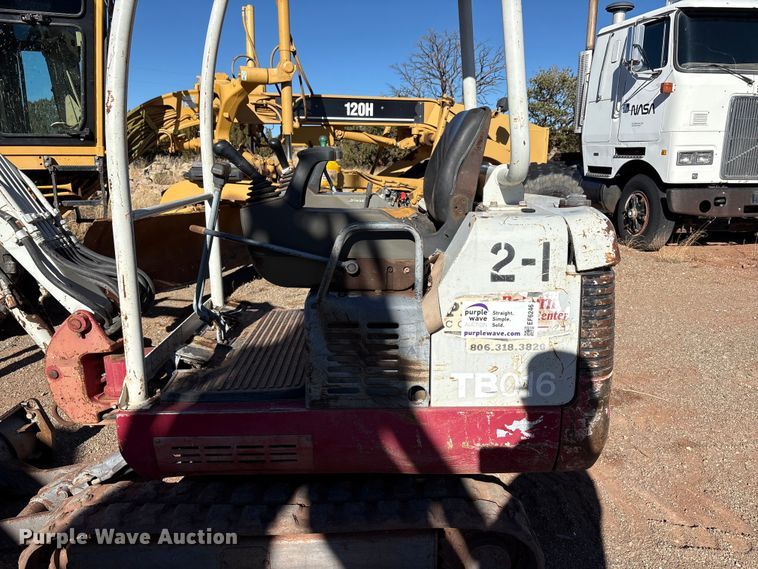 image for item EF6246 2006 Takeuchi TB016 mini excavator