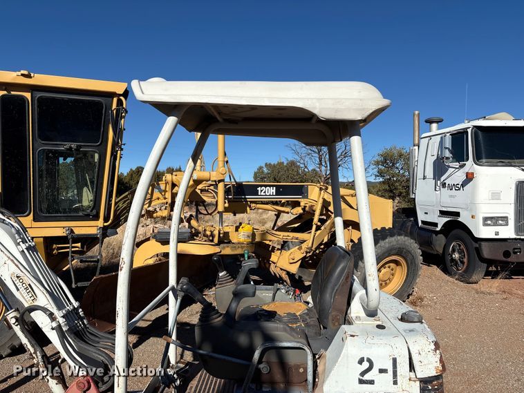 image for item EF6246 2006 Takeuchi TB016 mini excavator