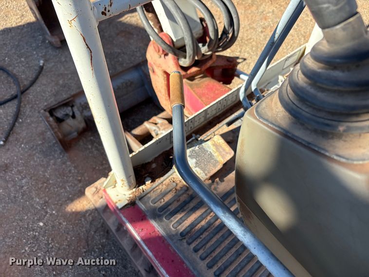 image for item EF6246 2006 Takeuchi TB016 mini excavator