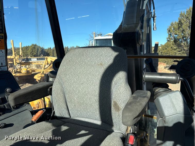 image for item EF6247 2019 John Deere 310L EP backhoe