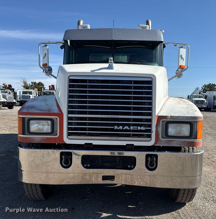 image for item EG1742 2012 Mack CHU613 flatbed truck