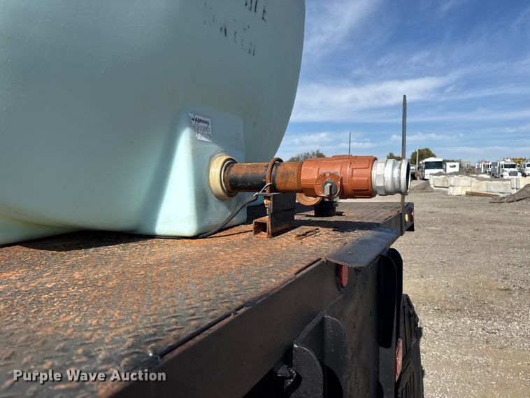 image for item EG1742 2012 Mack CHU613 flatbed truck