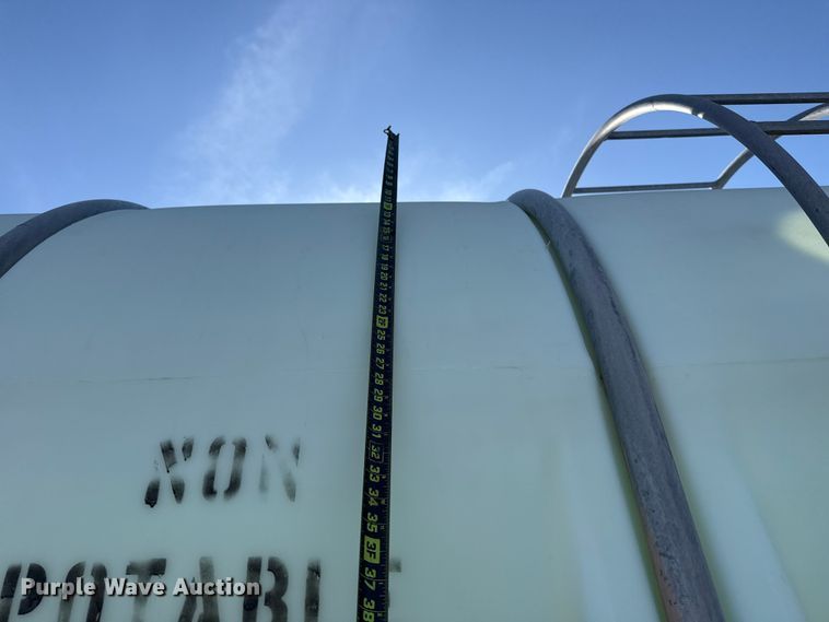 image for item EG1742 2012 Mack CHU613 flatbed truck