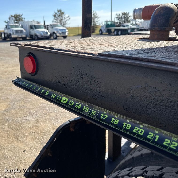 image for item EG1742 2012 Mack CHU613 flatbed truck