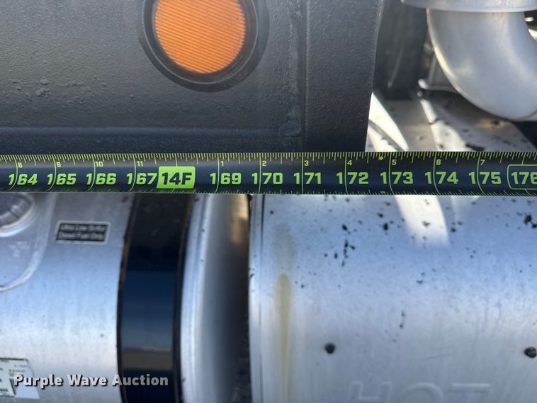 image for item EG1742 2012 Mack CHU613 flatbed truck