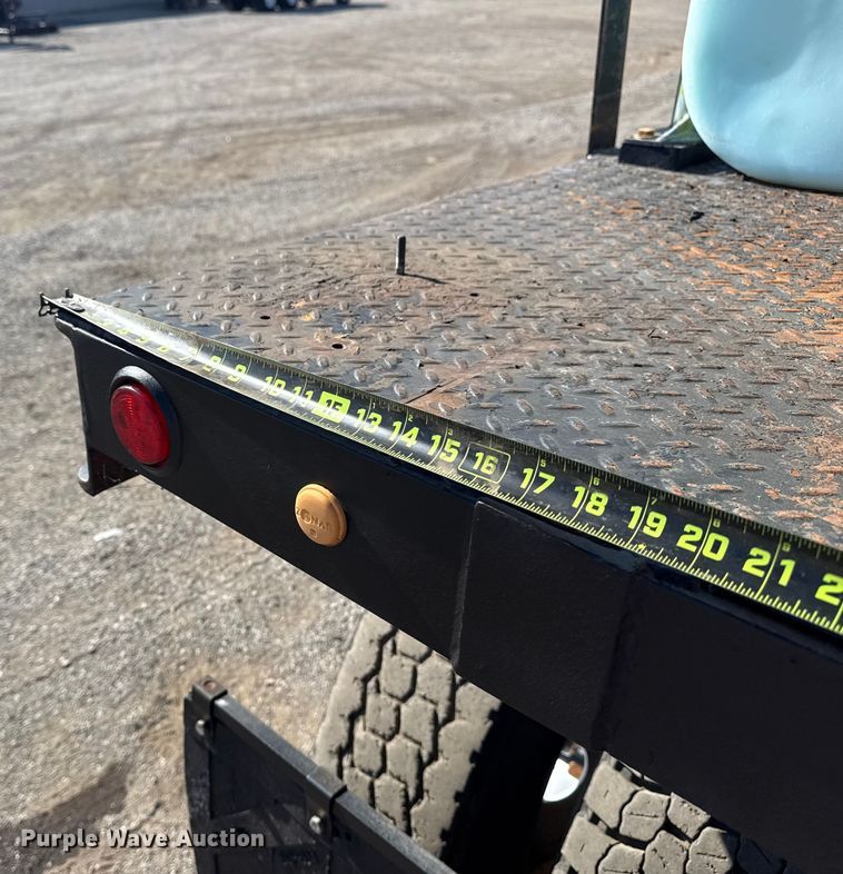 image for item EG1742 2012 Mack CHU613 flatbed truck