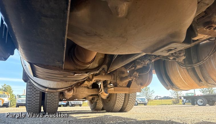 image for item EG1742 2012 Mack CHU613 flatbed truck