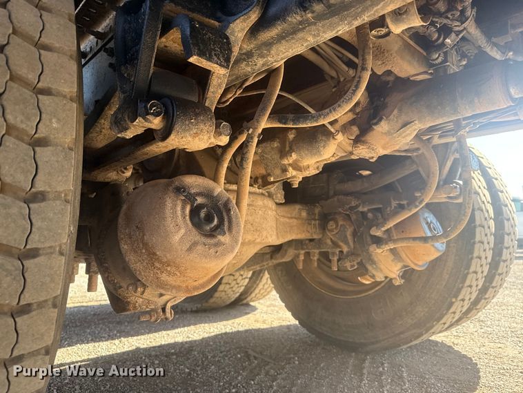 image for item EG1742 2012 Mack CHU613 flatbed truck