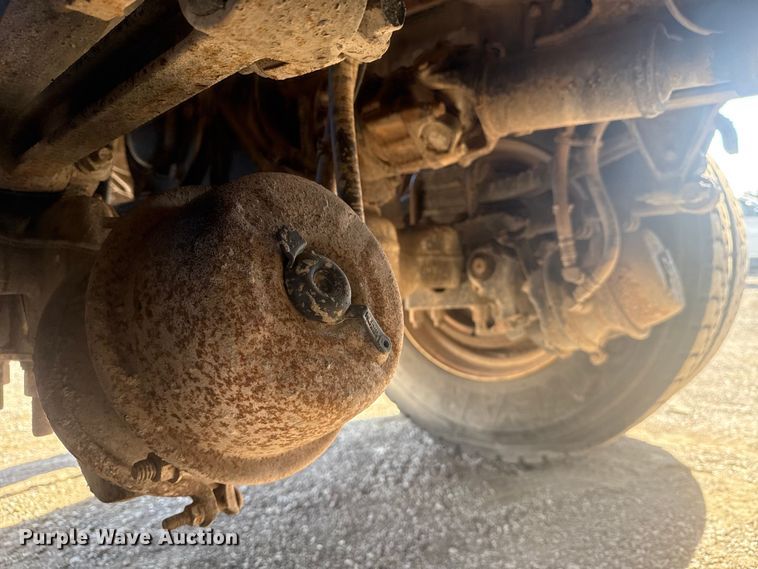 image for item EG1742 2012 Mack CHU613 flatbed truck