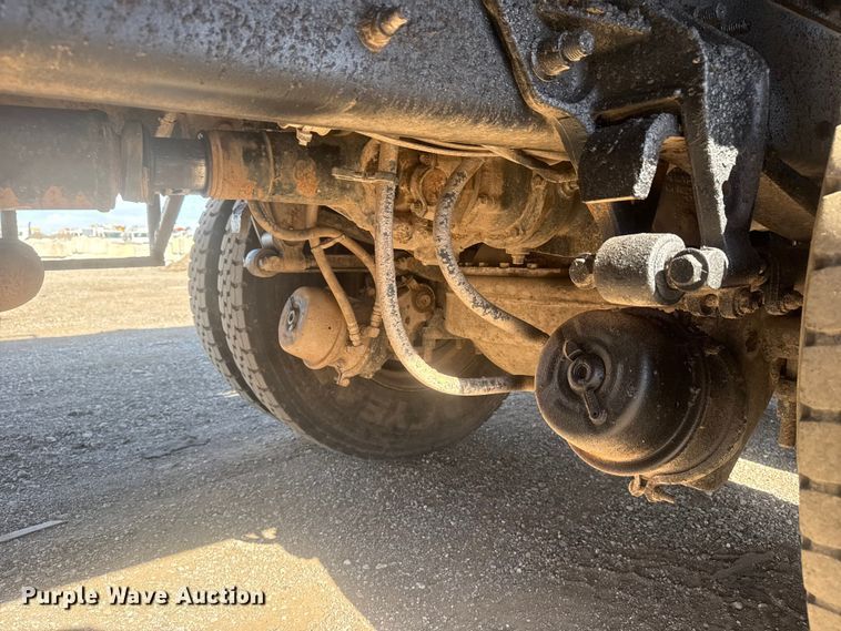 image for item EG1742 2012 Mack CHU613 flatbed truck