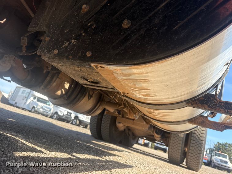 image for item EG1742 2012 Mack CHU613 flatbed truck