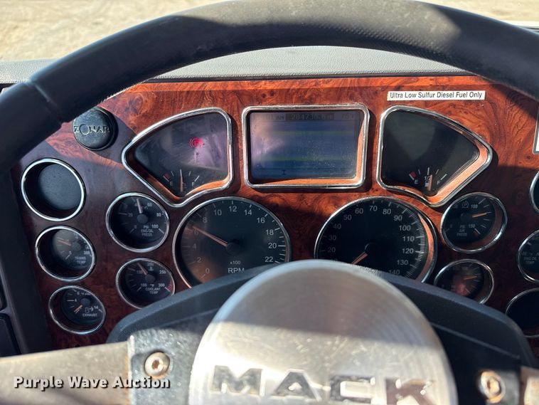 image for item EG1742 2012 Mack CHU613 flatbed truck