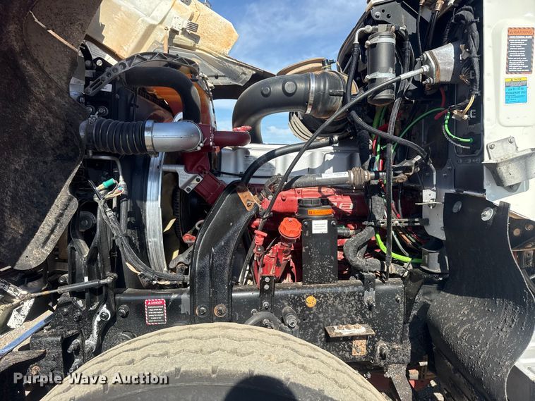 image for item EG1742 2012 Mack CHU613 flatbed truck