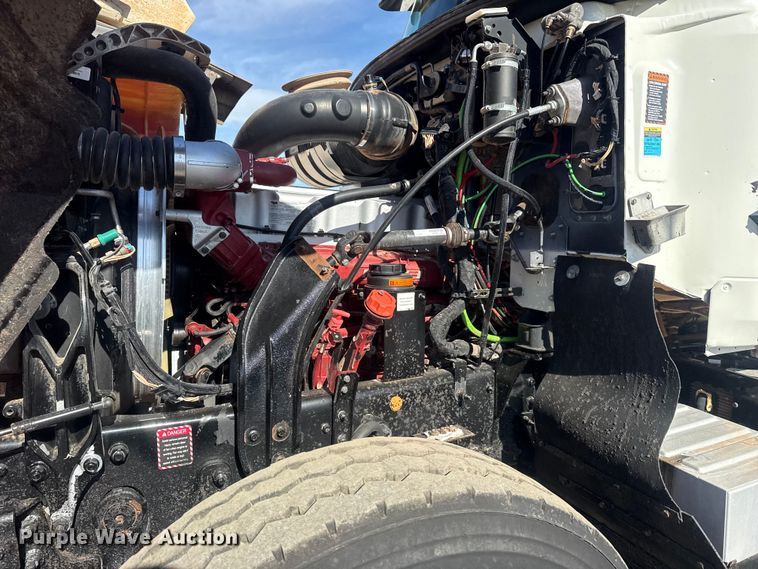 image for item EG1742 2012 Mack CHU613 flatbed truck