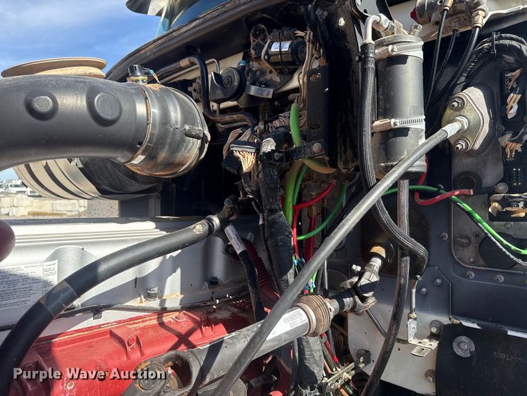 image for item EG1742 2012 Mack CHU613 flatbed truck