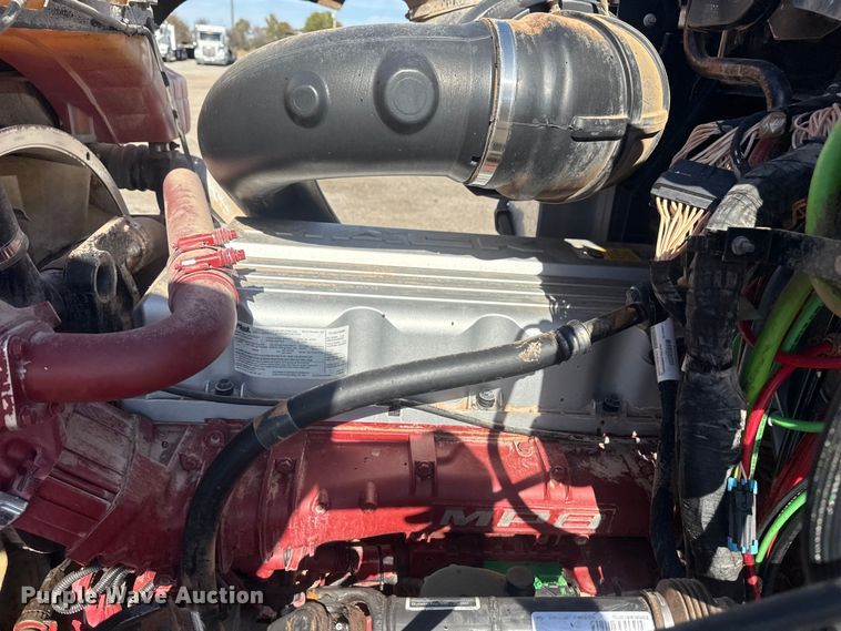 image for item EG1742 2012 Mack CHU613 flatbed truck