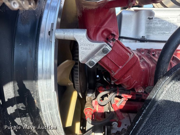 image for item EG1742 2012 Mack CHU613 flatbed truck