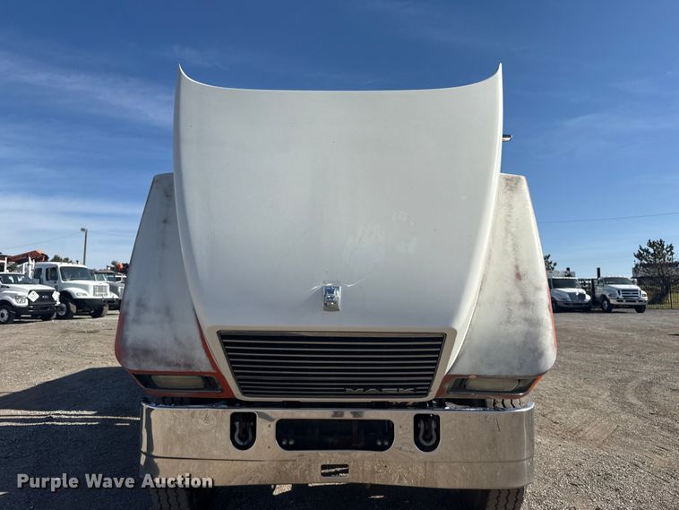 image for item EG1742 2012 Mack CHU613 flatbed truck