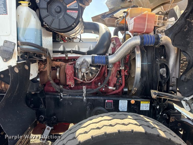 image for item EG1742 2012 Mack CHU613 flatbed truck