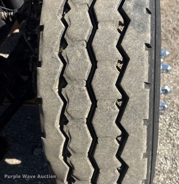 image for item EG1742 2012 Mack CHU613 flatbed truck