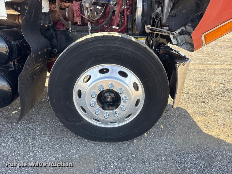 image for item EG1742 2012 Mack CHU613 flatbed truck