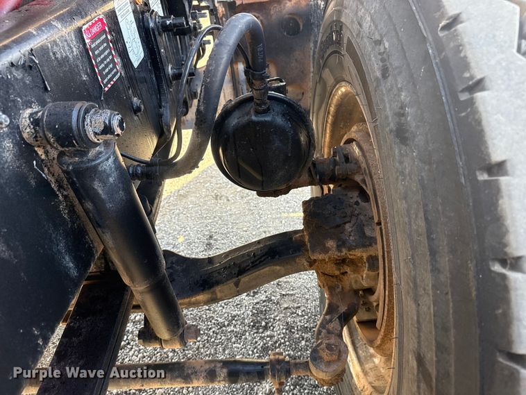 image for item EG1742 2012 Mack CHU613 flatbed truck