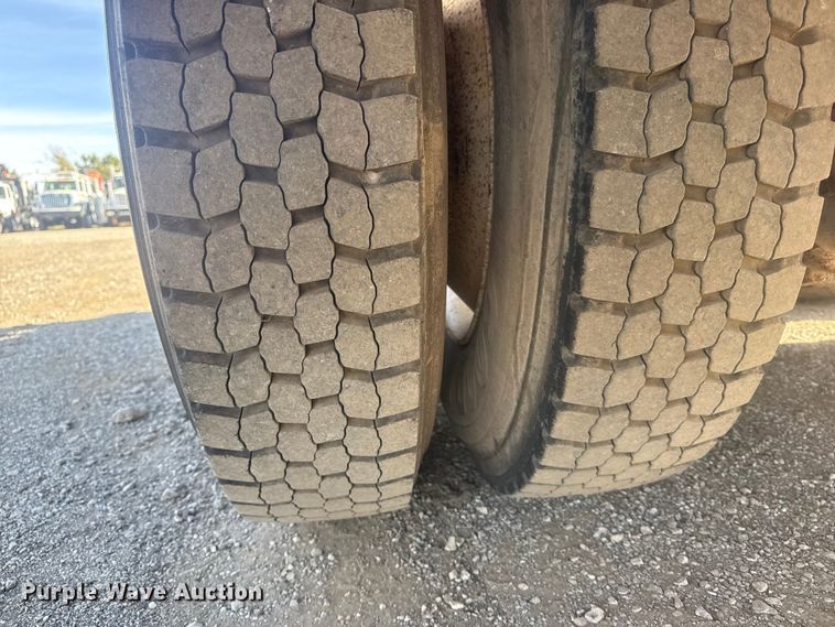 image for item EG1742 2012 Mack CHU613 flatbed truck