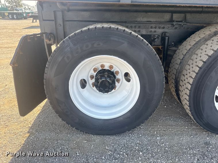 image for item EG1742 2012 Mack CHU613 flatbed truck