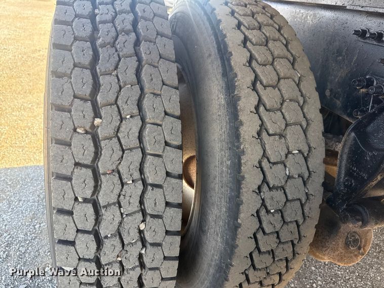 image for item EG1742 2012 Mack CHU613 flatbed truck