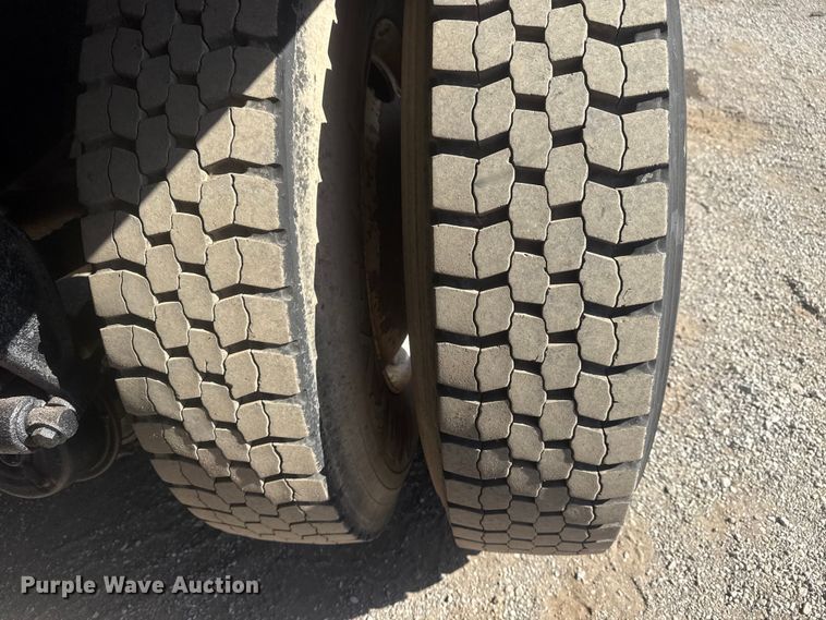 image for item EG1742 2012 Mack CHU613 flatbed truck