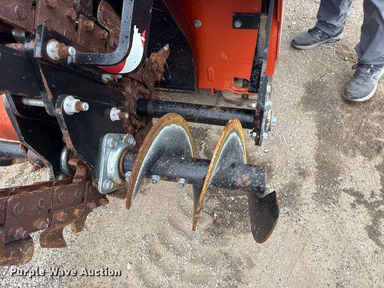 image for item EG1784 2006 Ditch Witch HT25 trencher