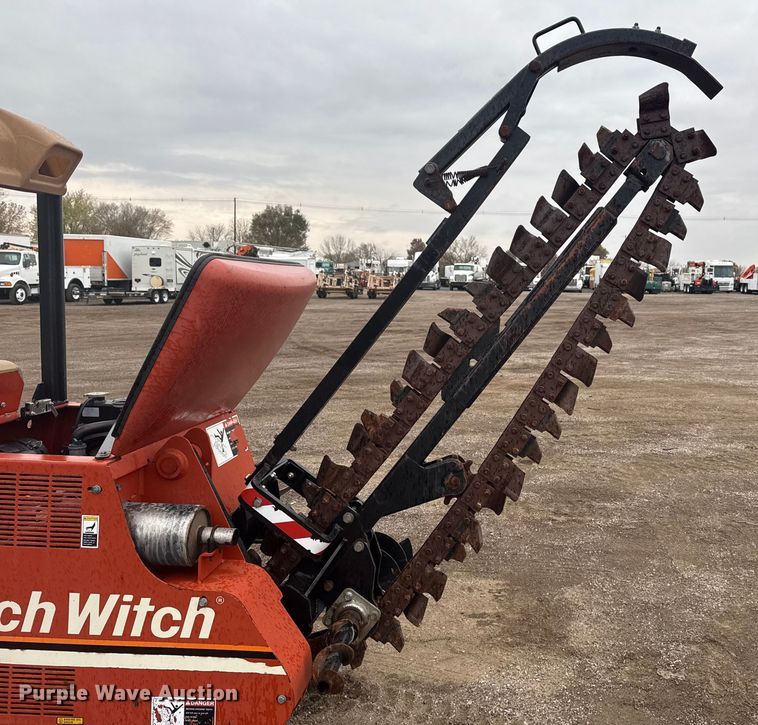 image for item EG1784 2006 Ditch Witch HT25 trencher