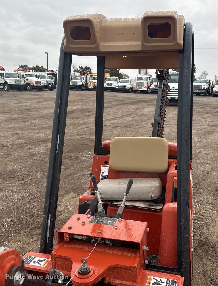 image for item EG1784 2006 Ditch Witch HT25 trencher