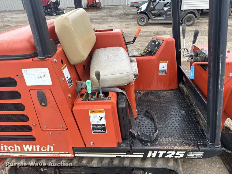 image for item EG1784 2006 Ditch Witch HT25 trencher