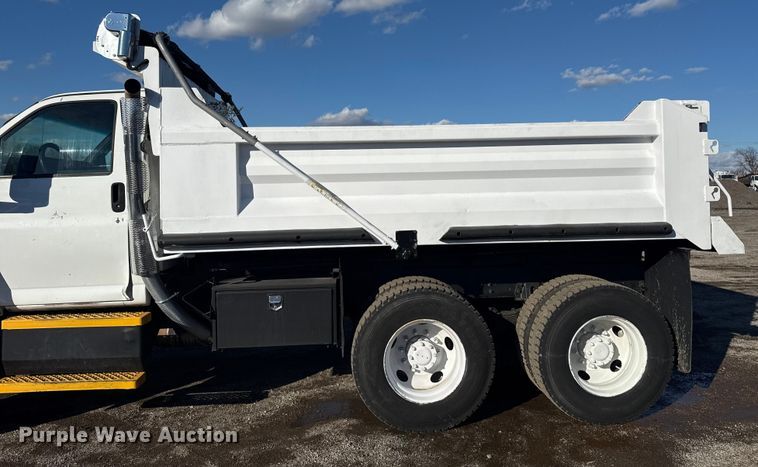 image for item EG1801 2005 GMC C8599 dump truck
