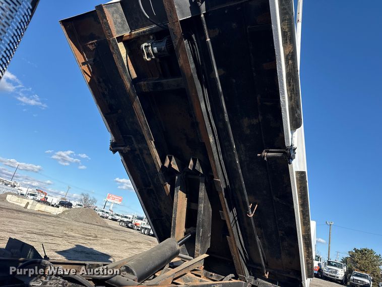 image for item EG1801 2005 GMC C8599 dump truck