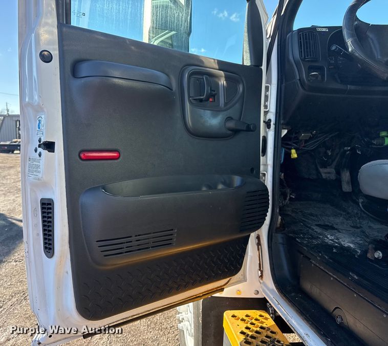 image for item EG1801 2005 GMC C8599 dump truck