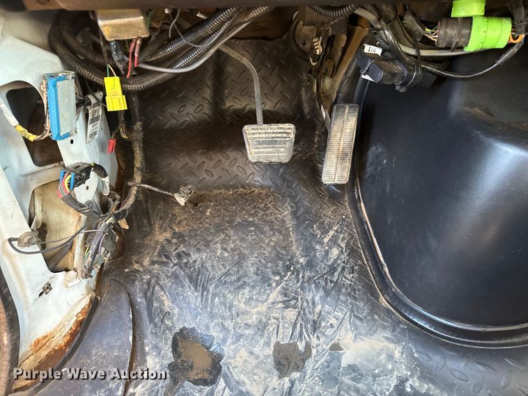 image for item EG1801 2005 GMC C8599 dump truck