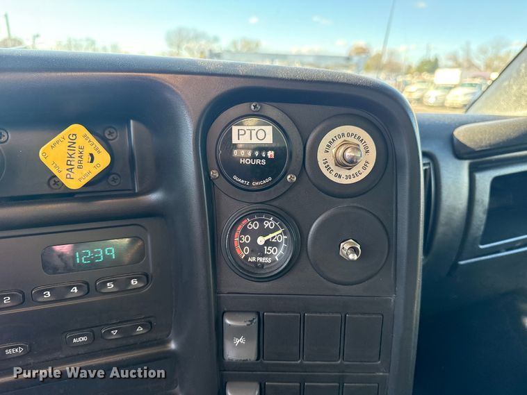 image for item EG1801 2005 GMC C8599 dump truck