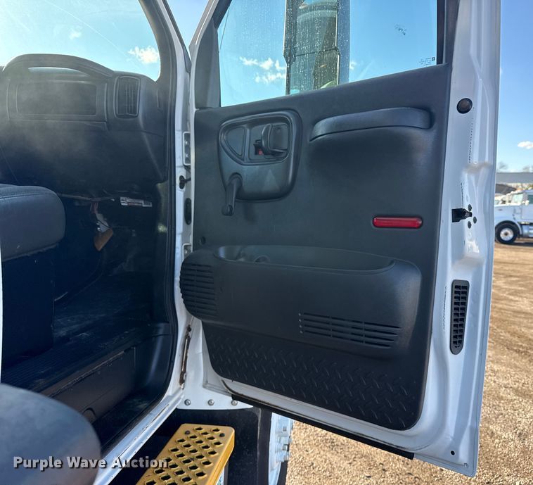 image for item EG1801 2005 GMC C8599 dump truck