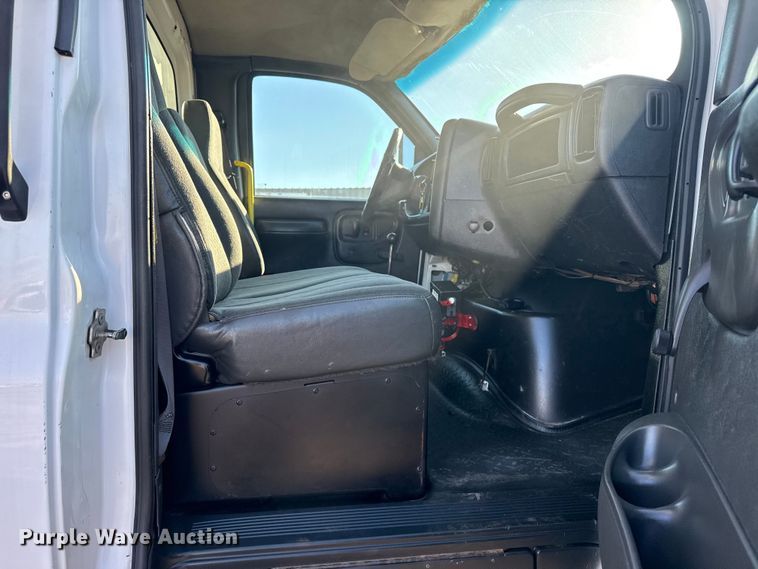 image for item EG1801 2005 GMC C8599 dump truck