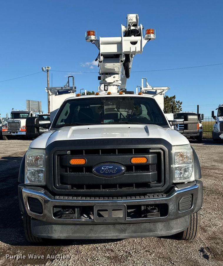 CAMIóN CON CANASTILLA 2016 FORD ALTEC